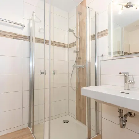 Trafalgar 355 Apartment